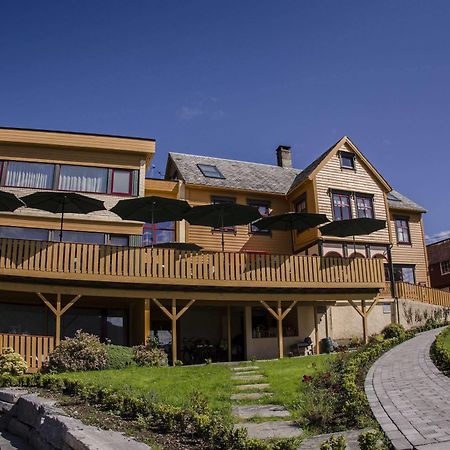 Lavik Fjord Hotel & Apartments Экстерьер фото