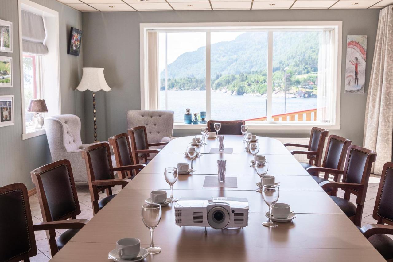 Lavik Fjord Hotel & Apartments Экстерьер фото
