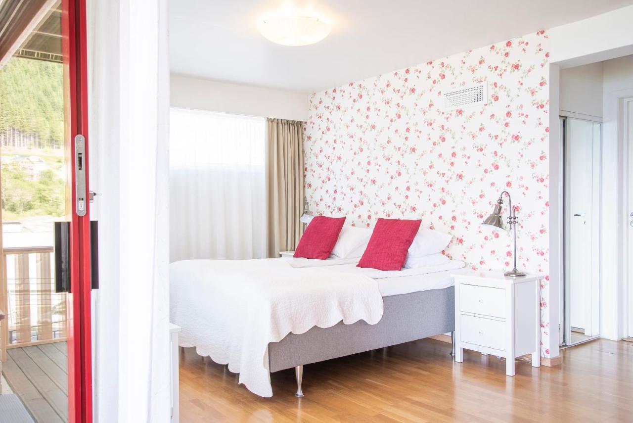 Lavik Fjord Hotel & Apartments Экстерьер фото