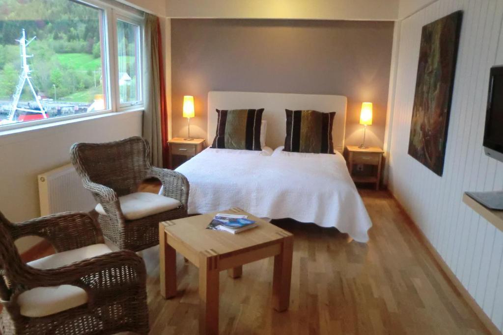 Lavik Fjord Hotel & Apartments Номер фото